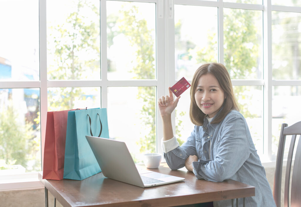 Using Credit Cards Wisely (Without Getting Burned)